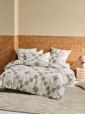 Linen House Una Quilt Cover Set. Quilted cotton. 80 GSM polyester fill