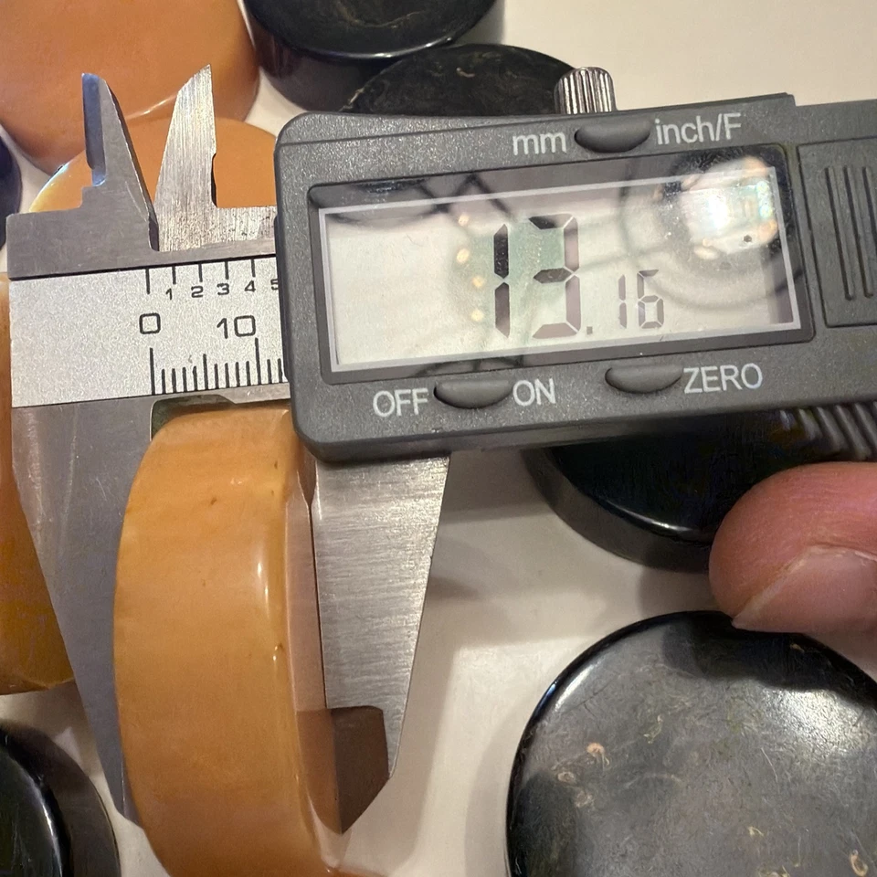 30 VTG  Bakelite Catalin Backgammon Checkers Butterscotch &black yellow 765Gr - Image 4 of 4