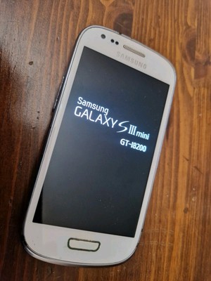 SAMSUNG S3 Mini GT-i8200 WORKING CELL PHONE WITH CHARGER 