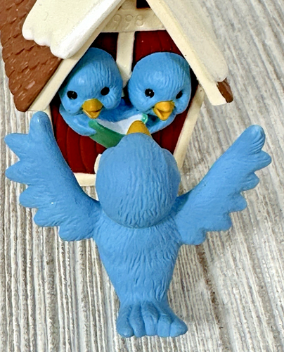 Hallmark Ornament Treetop Choir 1998 Bluebirds Singing Birdhouse Church Vintage - Picture 8 of 12