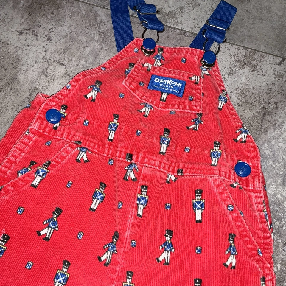 Mono de colección 24 meses Oshkosh Vestbak pana roja juguete de Navidad soldados Foto 4 de 4