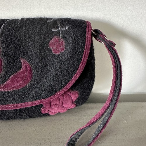 Bolso Muñequera Lucky Brand Negro Granate Terciopelo Apliques Floral Bordado - Imagen 3 de 9