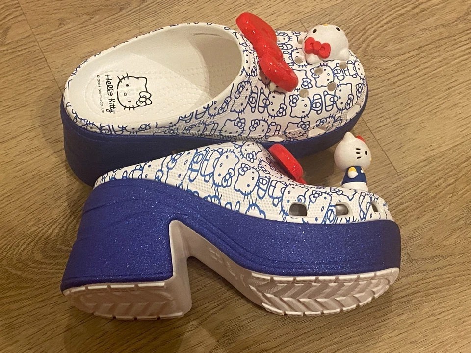 Hello Kitty High Heel Crocs Clogs Siren Clog blau/weiss Gr. 45/46 - Bild 1 von 4