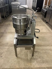 Used Groen TDB/6-10 Electric Steam Jacketed 10 Quart Kettle with Stand 208V