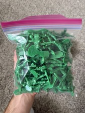 Lot Plastic Army Men Toy Soldiers Disney/Pixar/Vintage style, Mixed Colors 100