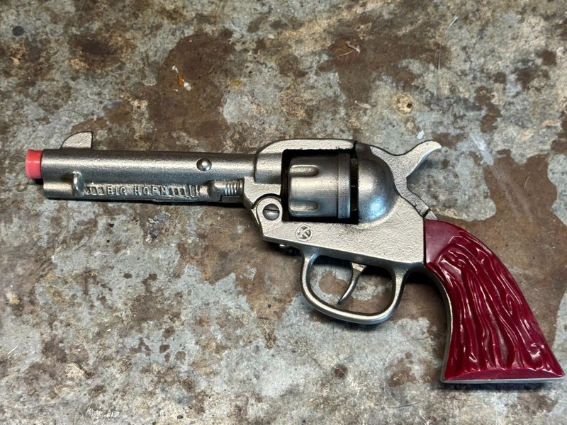 Kilgore BIG HORN Cast Iron Cap Shooter - 1939