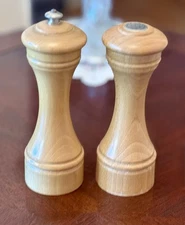 Vintage  Wood Salt Shaker & Pepper Grinder Set Of 2, 7”