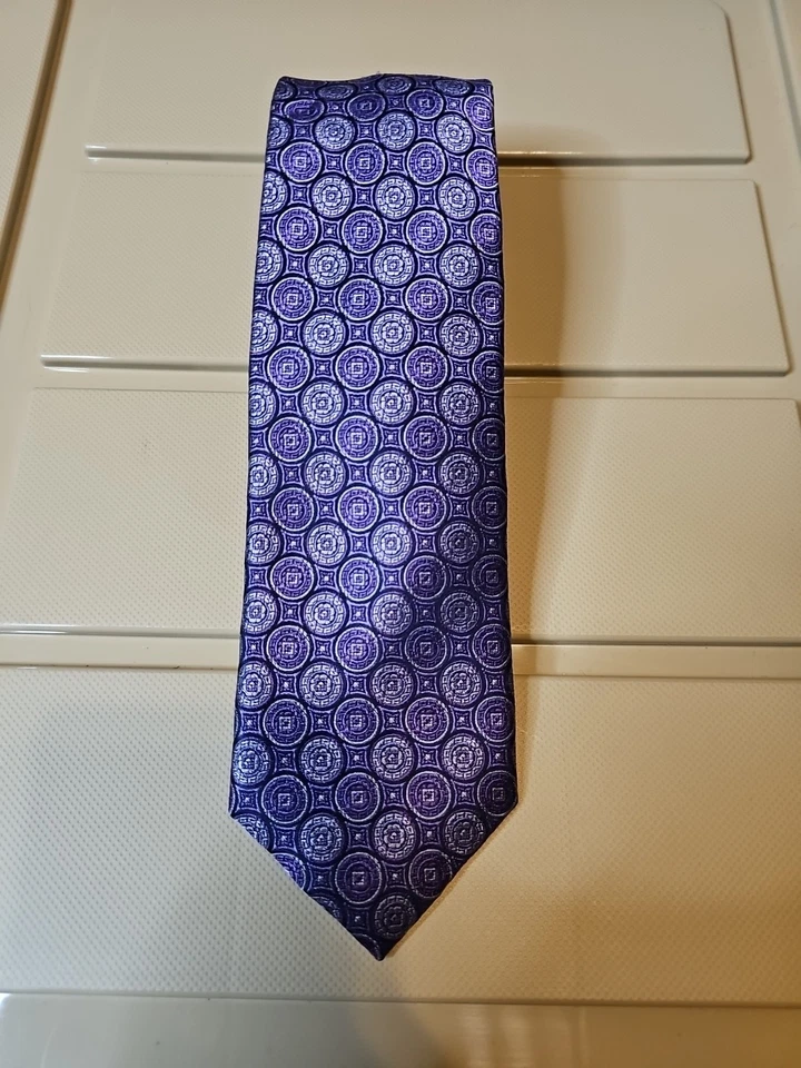 Corbata de seda Haines & Bonner medallón púrpura Foto 4 de 4