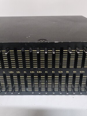 Yamaha Q2031B ~ 2-Channel 31-Band Graphic Equalizer ~ Works