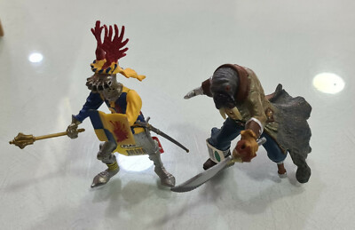 2 figures with tags PAPO PLASTOY knight and sea elephant