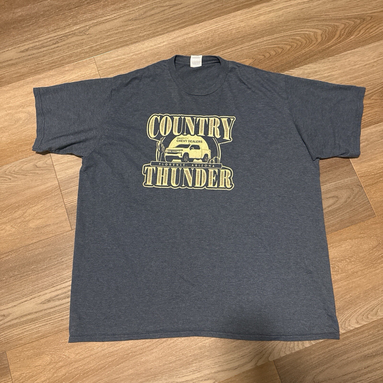 Country Thunder Gray T-shirt Adult size extra large music festival arizona
