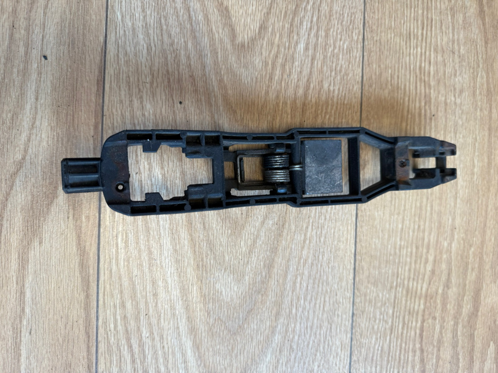 Mercedes-Benz 1998-05 W163 Left Or Right Rear Exterior Handle Bracket 1pcs Oem