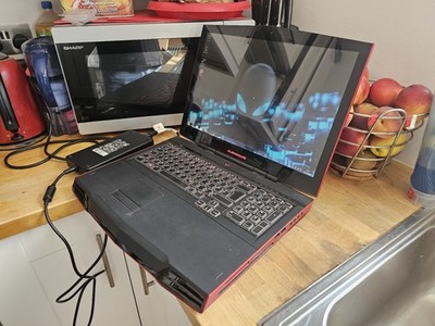 Älterer Gaming Laptop Alienware M17x R2 i7 ATI HD 4870 500GB SSD +1TB HDD 16GB RAM