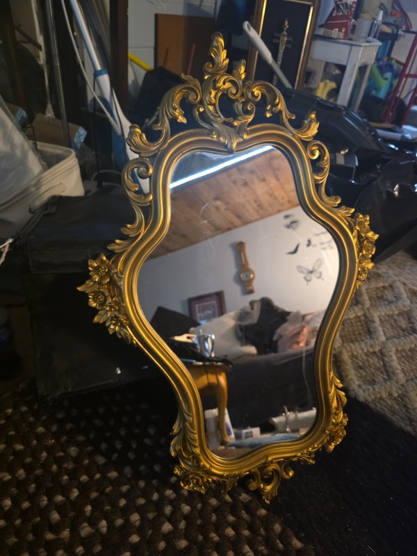 Vintage Gloden Mirrow