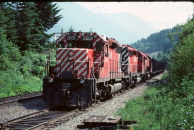 CP 5831 SD-40-2 YALE BC (CANADIAN PACIFIC) ORIGINAL SLIDE 05-30-83 T18 ...