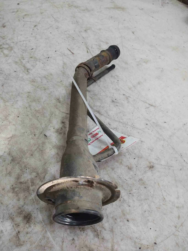 Ford Econoline E150 E250 E350 2006 2007 cuello de llenado de combustible OEM 5C2Z9034AA Foto 2 de 2