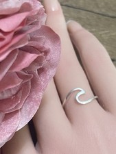 Vintage Sterling Silver Ring  Item L1756  Size  7.5 Beautiful Wave   Ring.