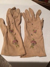 Vintage Women's Gloves Embroidered Opera 7.5 Rayon Fownes Flowers Ecru