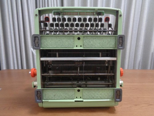 HERMES Standard 8 Typewriter Katakana/English 1964 Japan Custom Color - Picture 11 of 14