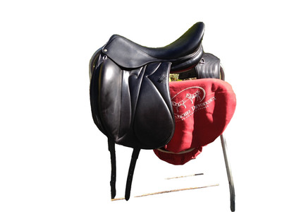 Devoucoux Makila Monoflap Saddle   18    Q3A   3.15 Flap   Black Calfskin