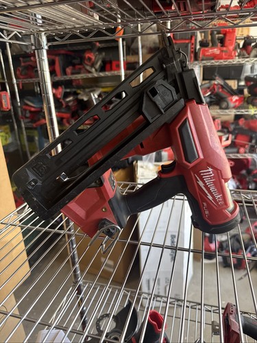 Milwaukee 2841-20 18V 16-Gauge Nail Gun