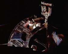 NASA APOLLO 9 HATCH COMMAND MODULE EVA PHOTOGRAPH PHOTO PRINT