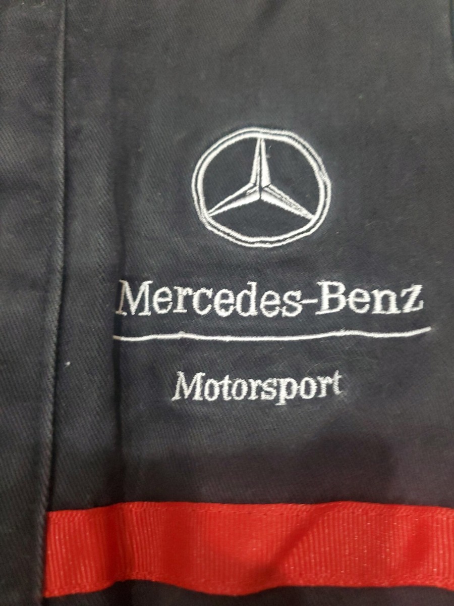 Mercedes-Benz Aメルセデスコラボレーションレーシングスーツ メルセデスF1、マシンカラーリングの変更に伴いドライバーのレーシング