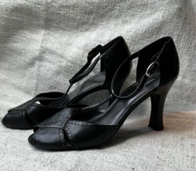 Mossimo Womens Blk Leather Peeptoe T-Strap High Heel Shoe Sz 7.5
