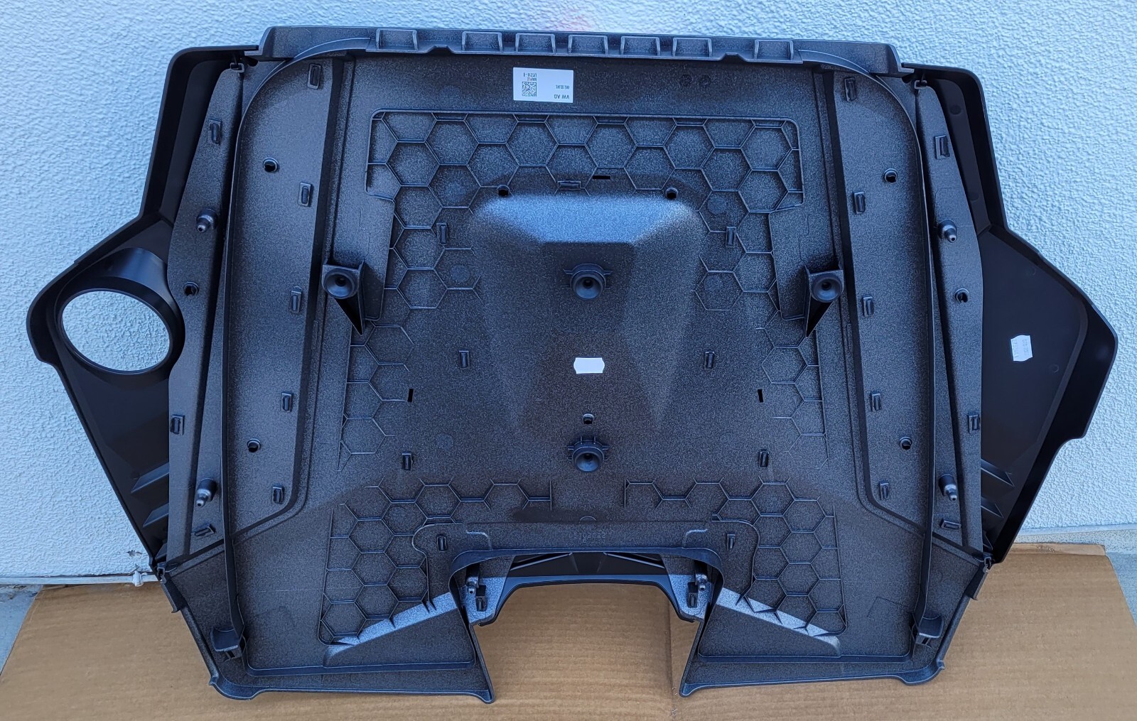 Lamborghini Urus OEM Engine Cover/ Air Box Cover 4M6133849