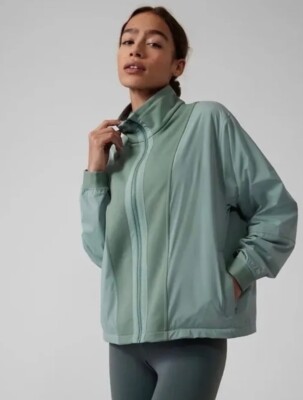Athleta Evolve Hybrid Fleece Jacket Size M Minimalistic Grey NWT