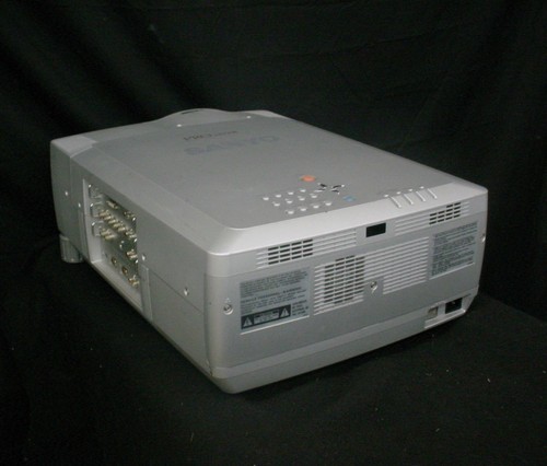 Sanyo PLC XF31N ProXtra Multiverse Projector 5200 Lumens 800:1 Contrast 1080i #2 - Picture 5 of 10