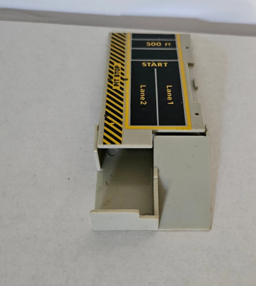 Matchbox World’s Smallest Dragstrip Replacement Track Start Pit Stop Part - Image 2 of 4