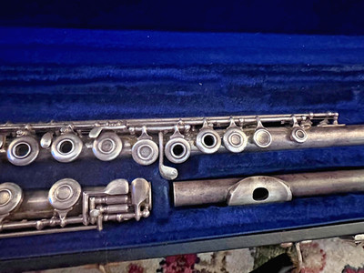 GEMEINHARDT Solid STERLING SILVER FLUTE Id 305883 With CASE - Preowned
