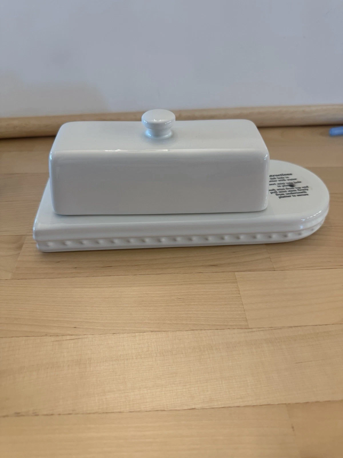 NORA FLEMING STONEWARE BUTTER DISH - RETIRED PEARL DROP - IVORY-RARE