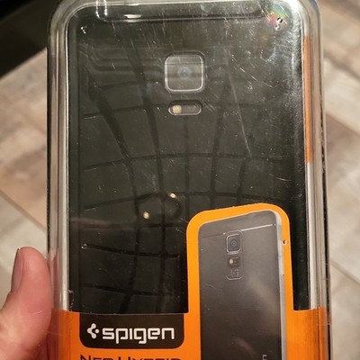 Spigen Neo Hybrid Aufprallschutzhülle Satin Silver inkl. Zertifikat