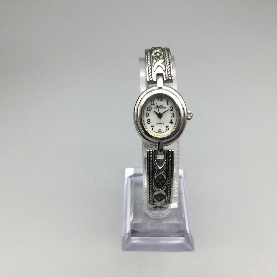 Reloj Mujer Gloria Vanderbilt 20mm Marcasita Tono Plata Ovalado Batería Nueva 7.25" Foto 2 de 4