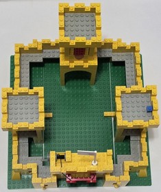 LEGO 375 - 2 Castle Nearly Complete - Missing 7 Parts & Some Stickers - 1978