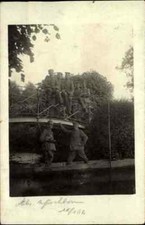 1. Weltkrieg 1915 Soldaten Privatfoto Echtfoto-AK Br&uuml;ckenbau Soldiers Real Photo