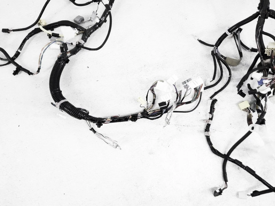 Arnés de cables para instrumentos Toyota Sienna 2017 82141-08F91 Foto 3 de 4