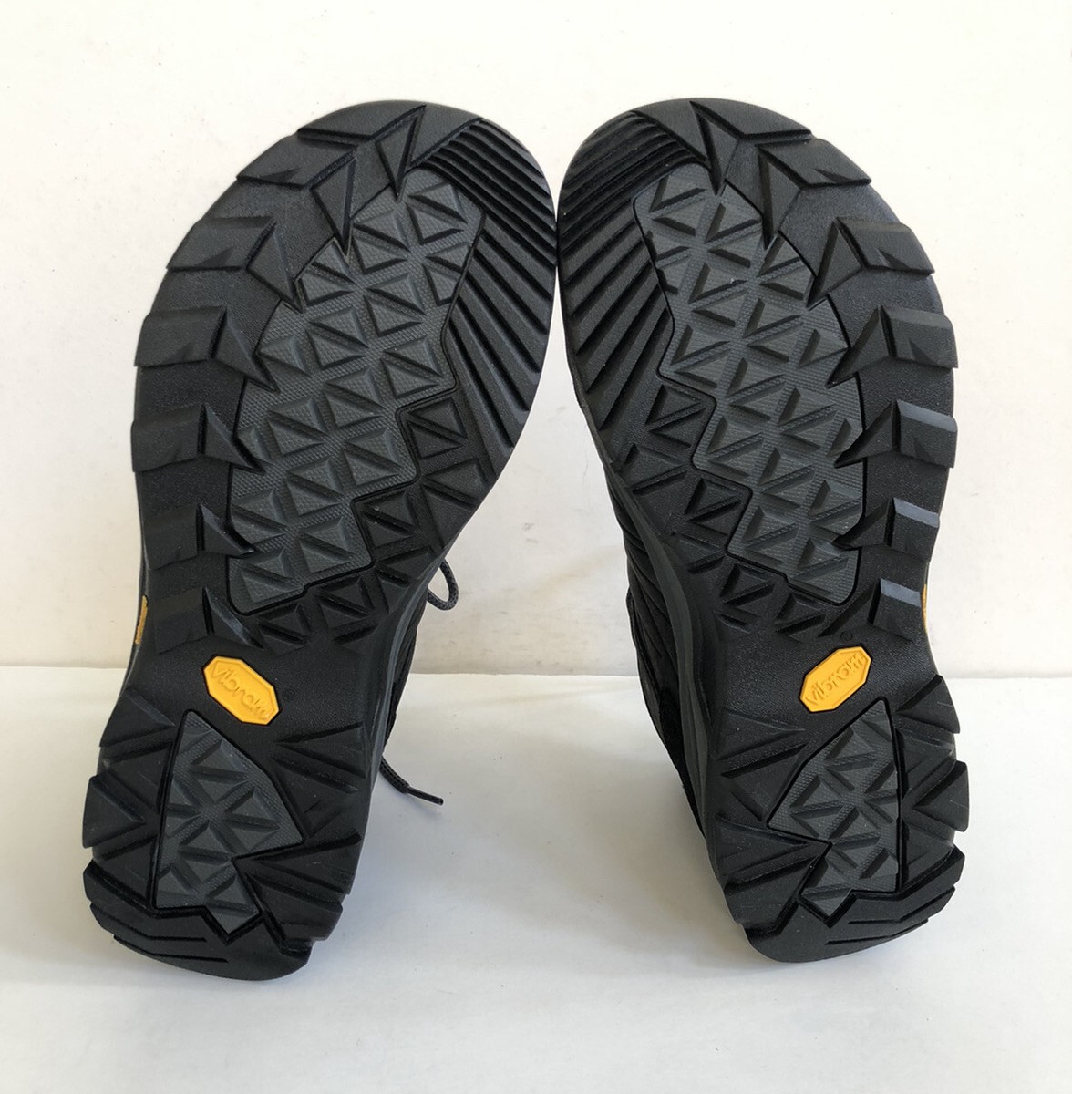 TEVA MEN ARROWOOD RIVA MID WP BLACK TRAIL SHOE US 7 / EU  display picture 1