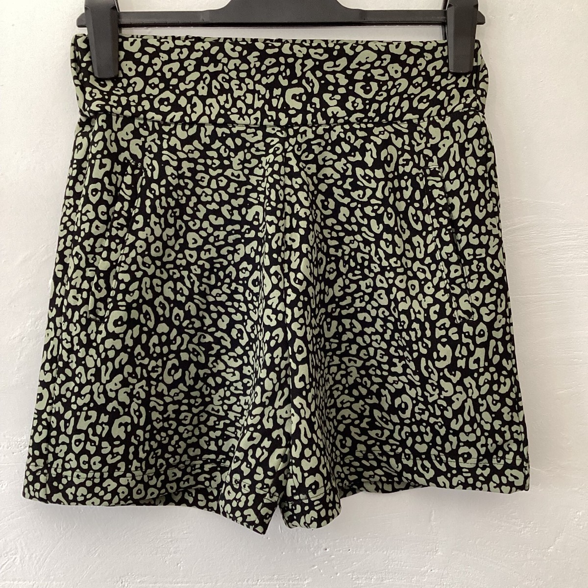 ONLY Jacqueline De Yong Womens Black Leopard Spot High Waisted Shorts Size S