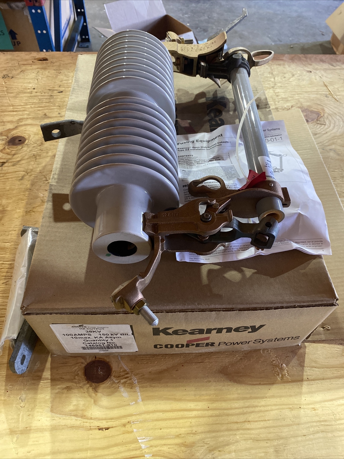 EATON COOPER HX CUTOUT LOADBREAK 146961810 100 Amp 150 KVBIL 38KV LRG