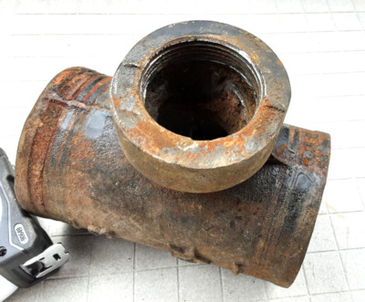 332 Sanitary Tapped Tee 3 x2 Cast Iron No Hub Band Tee Thick wall Older Fitting
