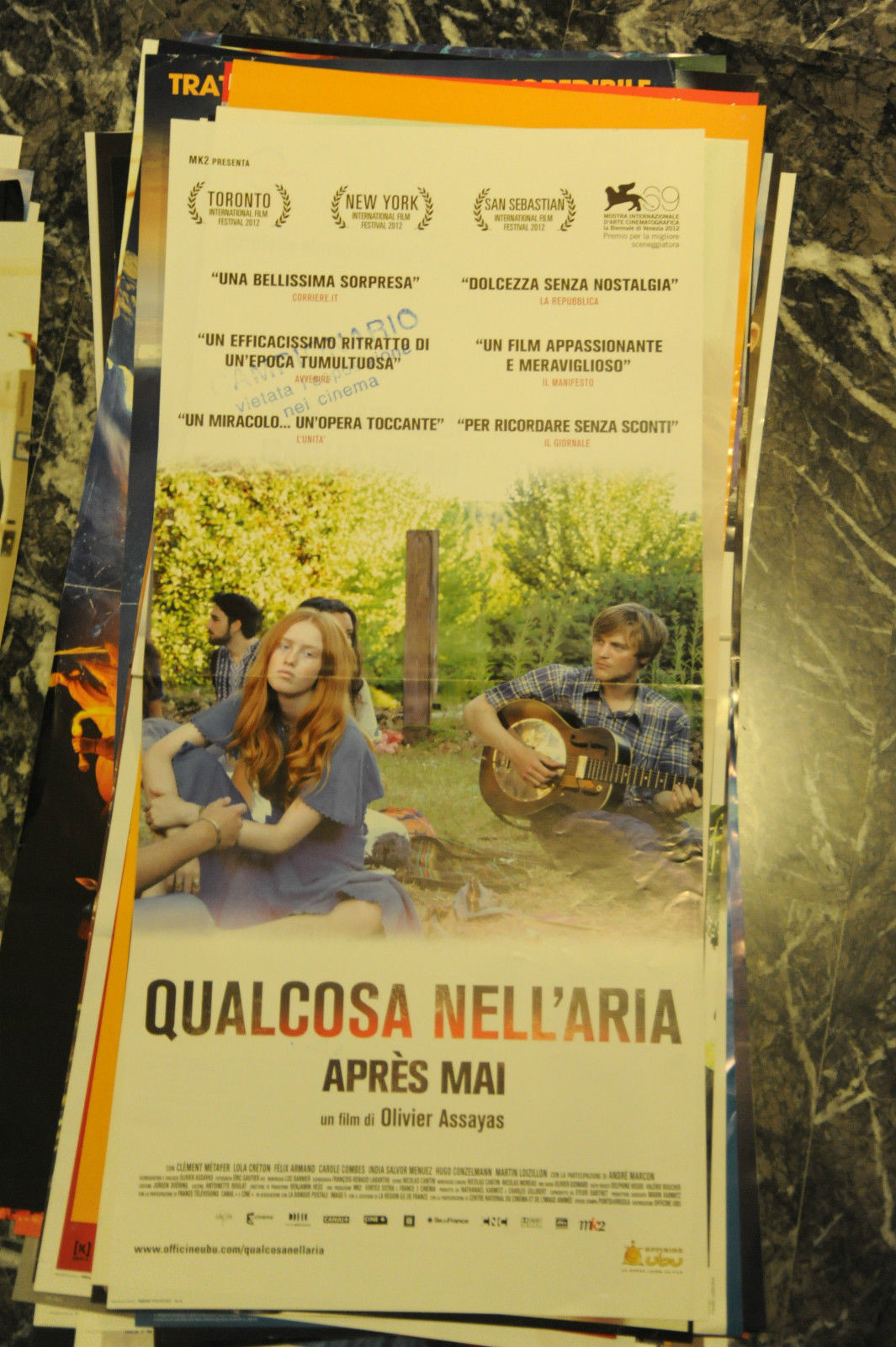 Locandina di Qualcosa nell'aria (2012)
