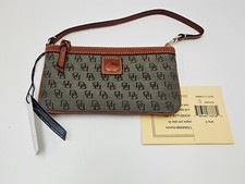 New W/Tags Dooney  Bourke Ivy Green Signature Fabric  Leather Wristlet Wallet