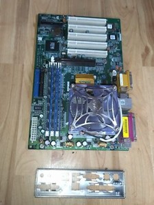 Carte Mère MSI KT3 Ultra2 + Processeur AMD Athlon XP2000+ – Vintage