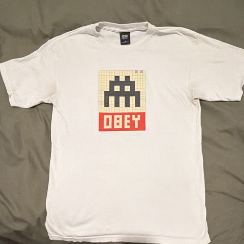 OBEY White Space Invaders Logo Graphic Tee Men’s M Crew Neck Short Sleeve