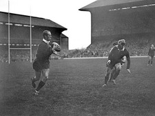 American Pete Dawkins In Action For Oxford 1959 Old Rugby Photo