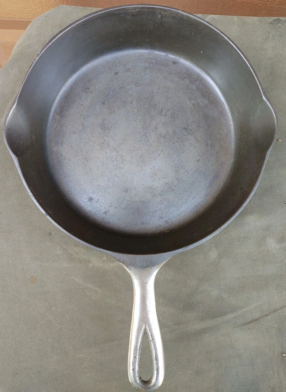 Wapak #7 Cast Iron Skillet.