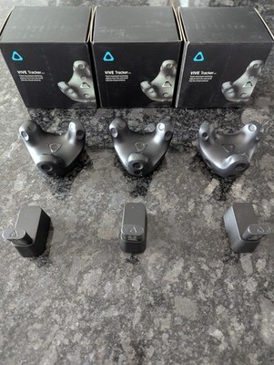 3 HTC Vive 3.0 Tracker - Black, Missing USB cables